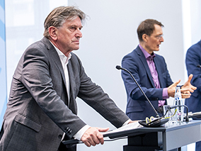 V.l.: Manne Lucha (Minister für Soziales Gesundheit und Integration), Prof. Karl Lauterbach (Bundesgesundheitsminister) © pag, Fiolka